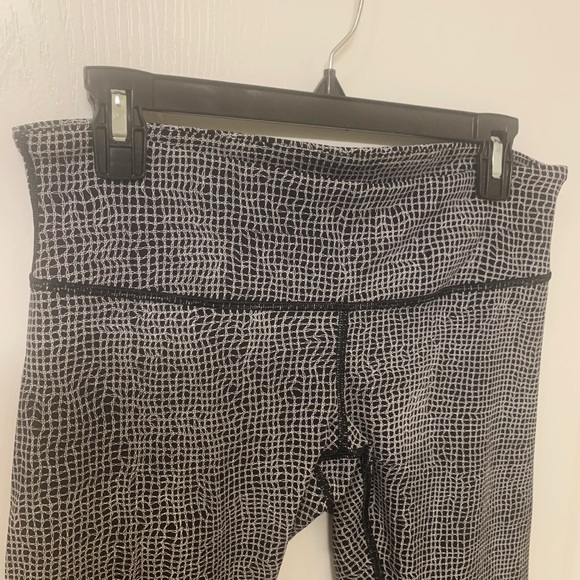 LULULEMON leggings black white reflective logo - Picture 4 of 14